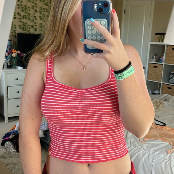 BillaBong small, striped, dark pink and white tanktop. - Picture 4 of 5